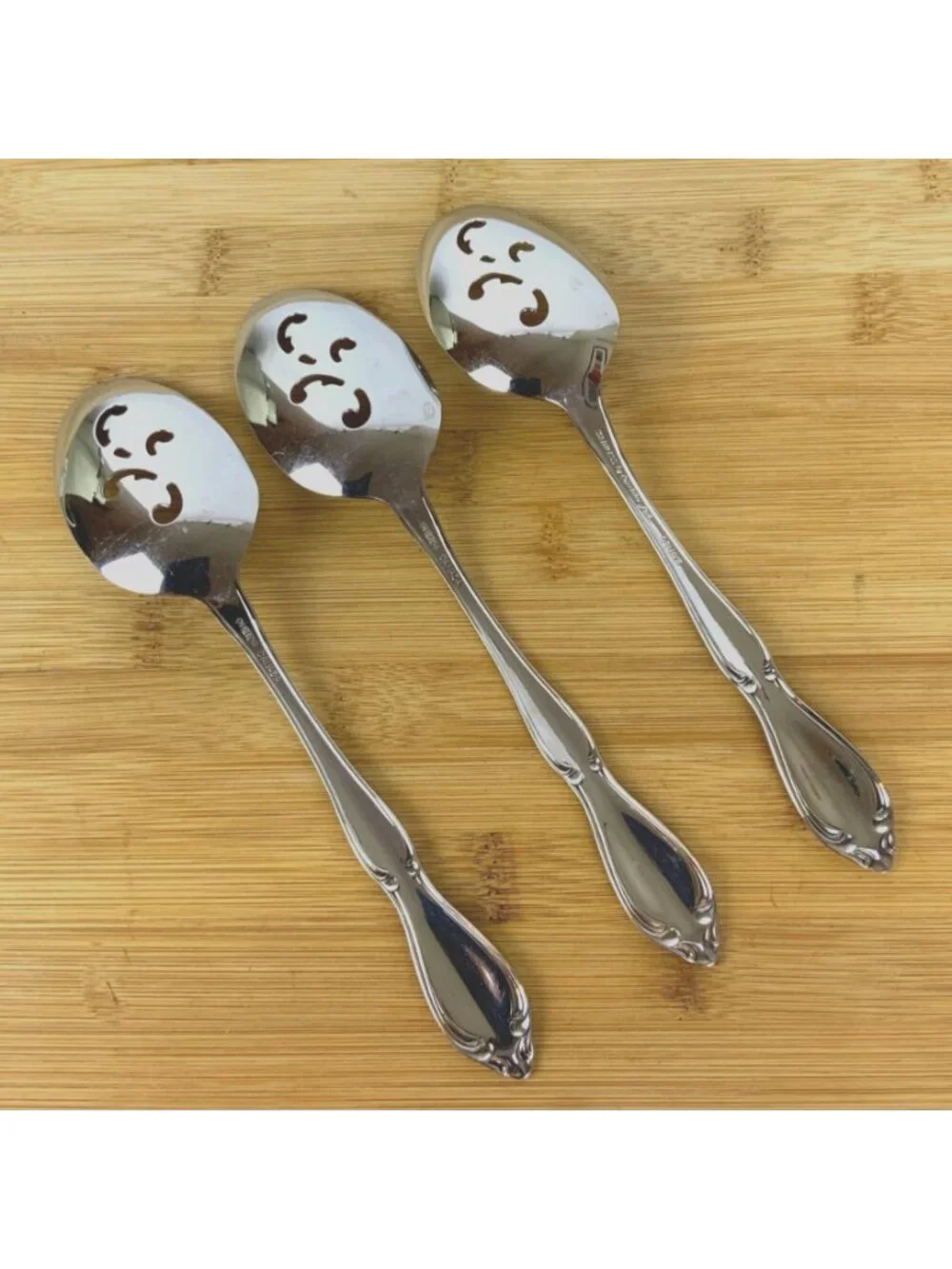 Oneida Strathmore Set Of 3 Pierced Serving Spoons Deluxe Stainless Vintage 1990s